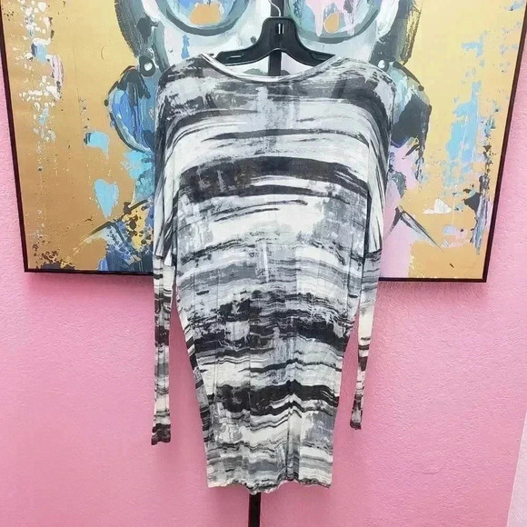 CAbi Style #130 Paint Brush Tunic White Gray and Black - Picture 2 of 5